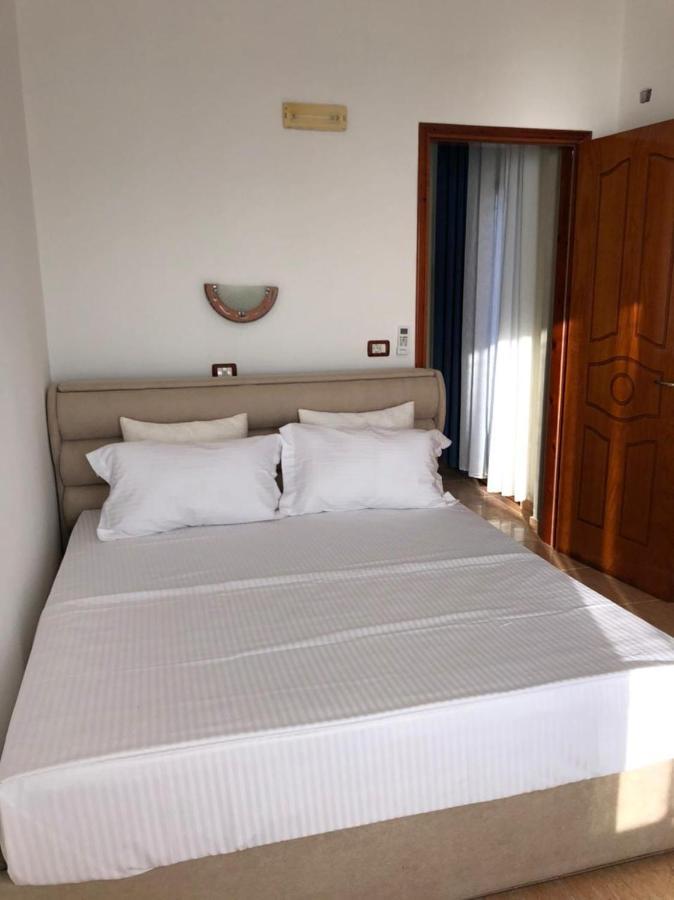 Kenza Apartments Sarande Room photo